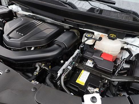 Used 2024 Chevrolet Traverse LT w/ Enhanced Driving Package image 42