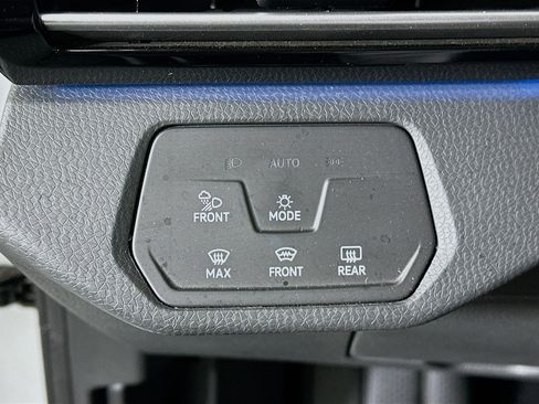 Used 2023 Volkswagen ID.4 Pro S image 17