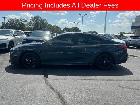 Used 2025 Toyota Camry SE w/ Convenience Package AWD/4WD image 2