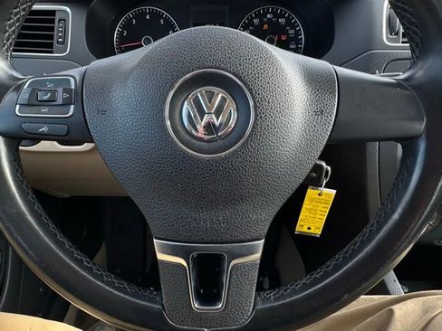 Used 2014 Volkswagen Jetta SE image 12