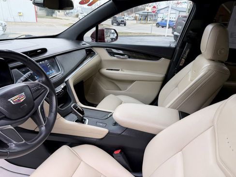 Used 2018 Cadillac XT5 FWD image 9