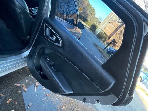 Used 2015 Chrysler 200 Limited image 19