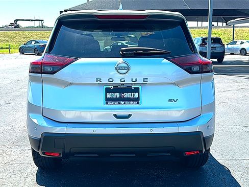 Used 2024 Nissan Rogue SV FWD image 7