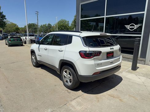 Used 2023 Jeep Compass Latitude AWD/4WD image 3