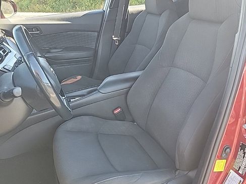 Used 2018 Toyota C-HR XLE image 9