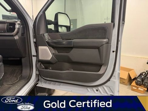 Certified 2026 Ford F450 Platinum w/ FX4 Off-Road Package AWD/4WD image 29