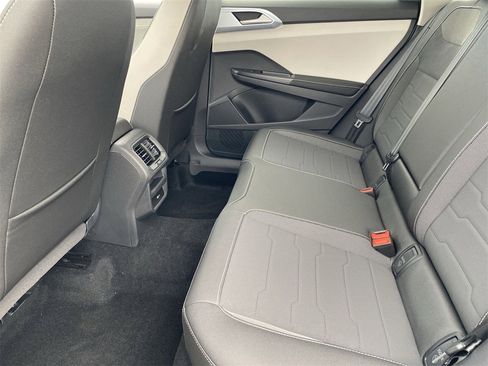 New 2025 Volkswagen Taos SE image 13