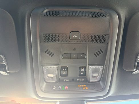 Certified 2025 Cadillac XT5 Premium Luxury image 17