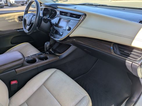 Used 2014 Toyota Avalon Limited image 12