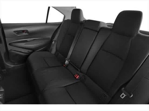 Used 2025 Toyota Corolla LE image 9