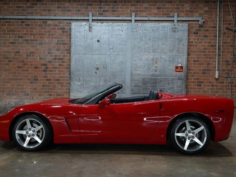 Used 2006 Chevrolet Corvette Convertible w/ Preferred Equipment Group image 35