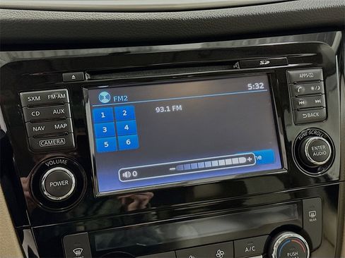 Used 2016 Nissan Rogue SL w/ SL Premium Package image 16