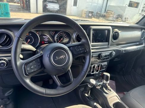 Used 2023 Jeep Wrangler Unlimited Sport AWD/4WD image 12