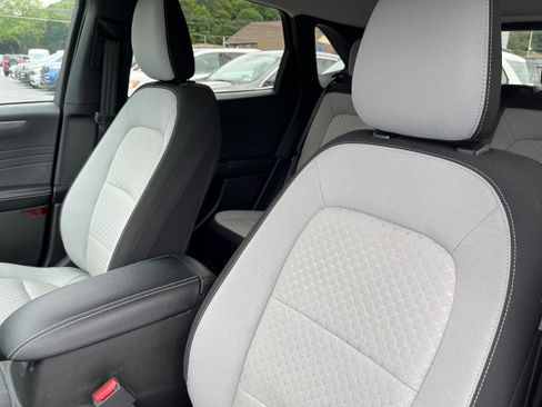 Certified 2023 Ford Escape Active AWD/4WD image 9