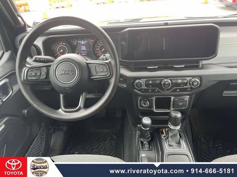 Used 2024 Jeep Wrangler Unlimited Sport AWD/4WD image 15
