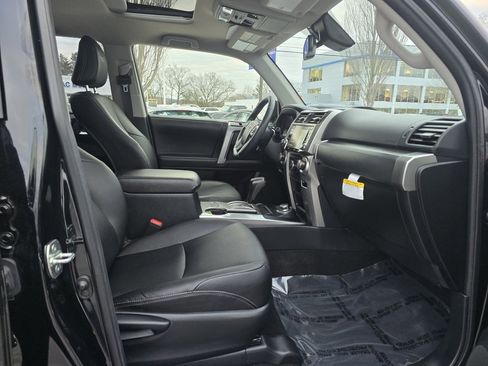 Used 2023 Toyota 4Runner TRD Sport image 12