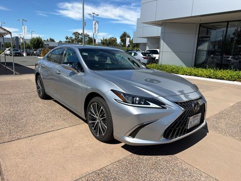Used 2025 Lexus ES 300h w/ Premium Package FWD image 1