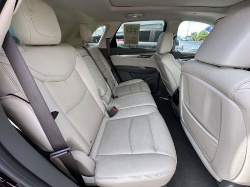 Used 2018 Cadillac XT5 Premium Luxury FWD image 25