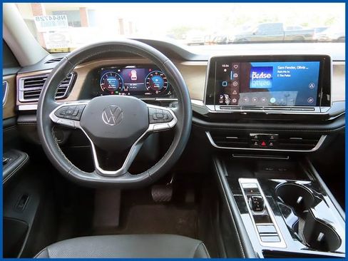Used 2024 Volkswagen Atlas SE w/ Panoramic Sunroof Package AWD/4WD image 12