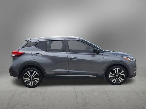 Used 2020 Nissan Kicks SR w/ SR Premium Package FWD image 7
