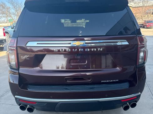 Used 2023 Chevrolet Suburban Premier image 7