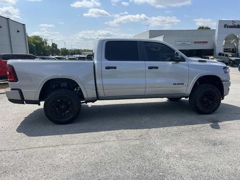 Used 2025 RAM 1500 Big Horn AWD/4WD image 3