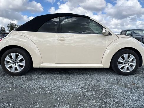 Used 2009 Volkswagen Beetle S image 9