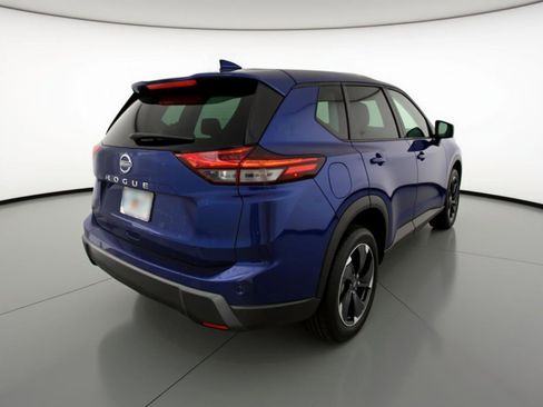 Used 2025 Nissan Rogue SV image 9