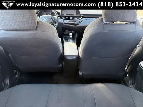 Used 2018 Toyota C-HR XLE image 12