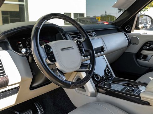 Used 2020 Land Rover Range Rover Long Wheelbase Autobiography image 3