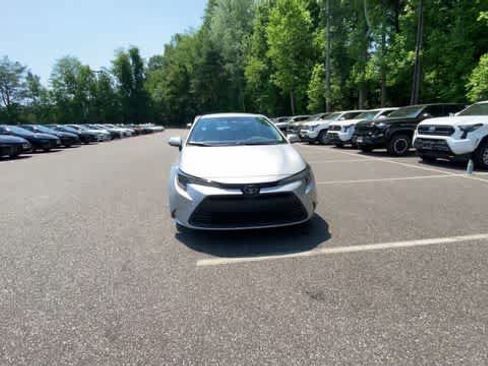 Used 2024 Toyota Corolla LE FWD image 6