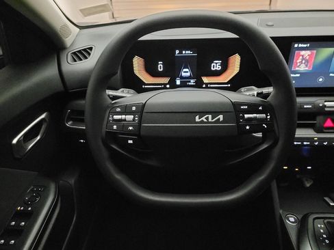 Used 2025 Kia K4 FWD image 22