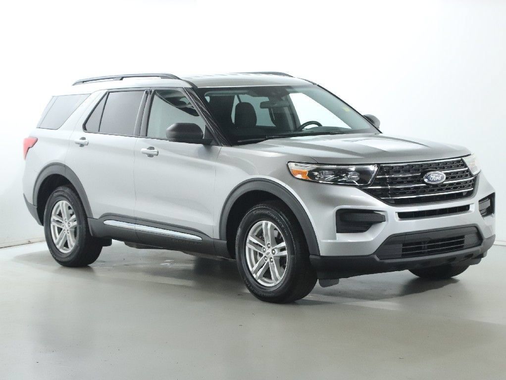 Used 2021 Ford Explorer XLT w/ Class III Trailer Tow Package AWD/4WD image 9