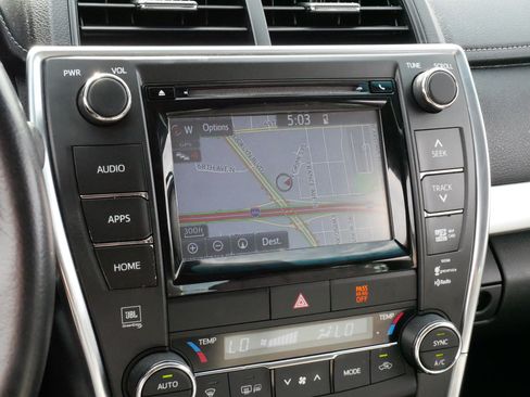 Used 2015 Toyota Camry XSE w/ Moonroof Package FWD image 22