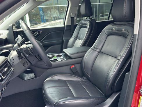 Used 2025 Lincoln Aviator Reserve AWD/4WD image 9