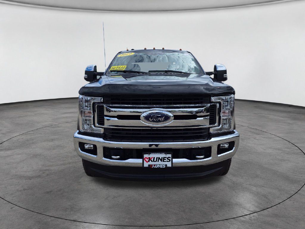 Used 2019 Ford F250 XLT w/ XLT Premium Package AWD/4WD image 2