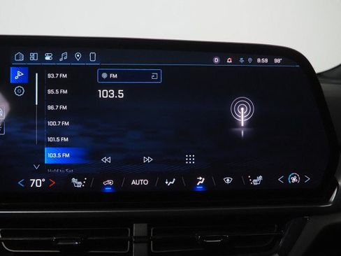 Used 2024 Chevrolet Equinox EV FWD RS w/2RS image 35