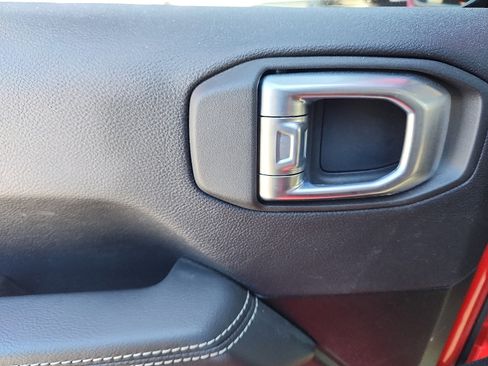 Used 2023 Jeep Wrangler Unlimited Sahara w/ Dual Top Group image 28