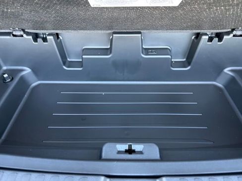 New 2026 Chevrolet Traverse LT w/ Sun and Wheel Package FWD image 13