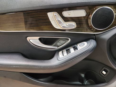 Used 2018 Mercedes-Benz C 300 4MATIC Sedan image 37