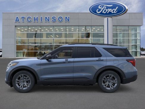 Used 2026 Ford Explorer Active w/ Active Comfort Package AWD/4WD image 3