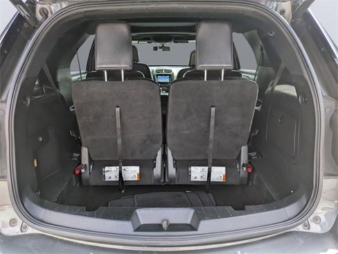 Used 2017 Ford Explorer XLT w/ Equipment Group 202A image 12