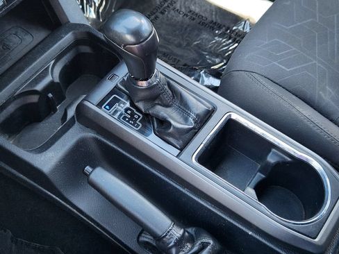 Used 2019 Toyota Tacoma TRD Off-Road AWD/4WD image 11