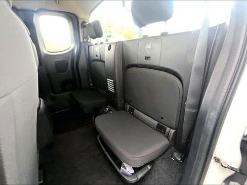 Certified 2023 Nissan Frontier S image 18