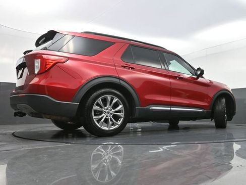 Used 2022 Ford Explorer XLT w/ Equipment Group 202A image 32
