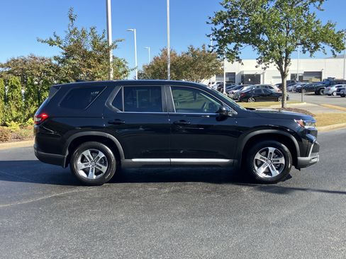 Certified 2025 Honda Pilot EX-L image 11