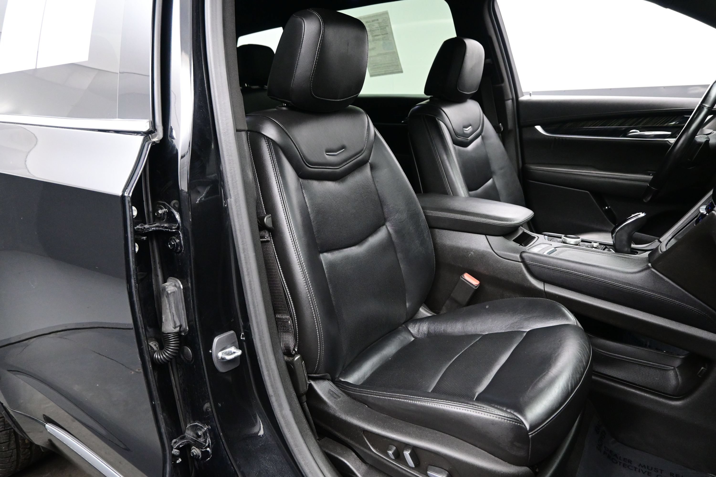 Used 2023 Cadillac XT6 Premium Luxury FWD image 13