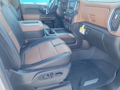Used 2020 Chevrolet Silverado 1500 High Country w/ Technology Package image 14