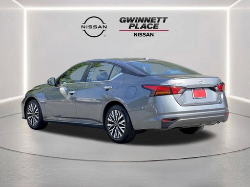 Used 2024 Nissan Altima 2.5 SV image 21