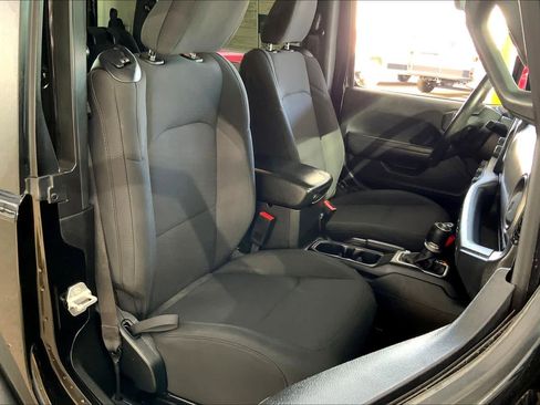 Used 2020 Jeep Wrangler Sport image 15